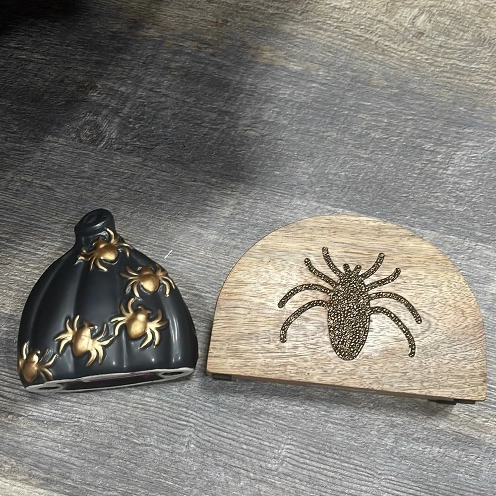 2 Halloween  napkin holders